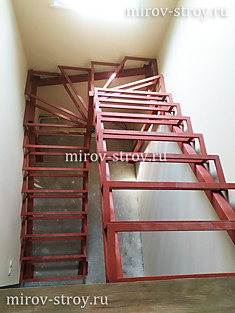 Металлокаркас лестницы 30